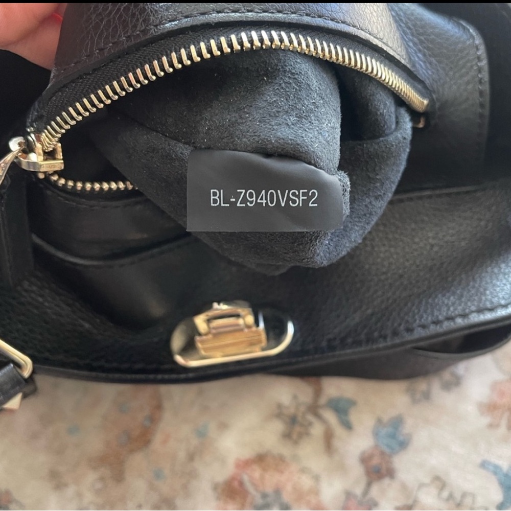 Valentino Garavani Black Hobo Leather Messenger Rockstud Bag - Picture 7 of 15